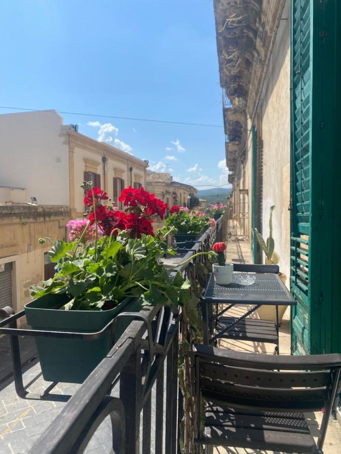 Palazzo Zappata luxury room Noto centro Esterno foto
